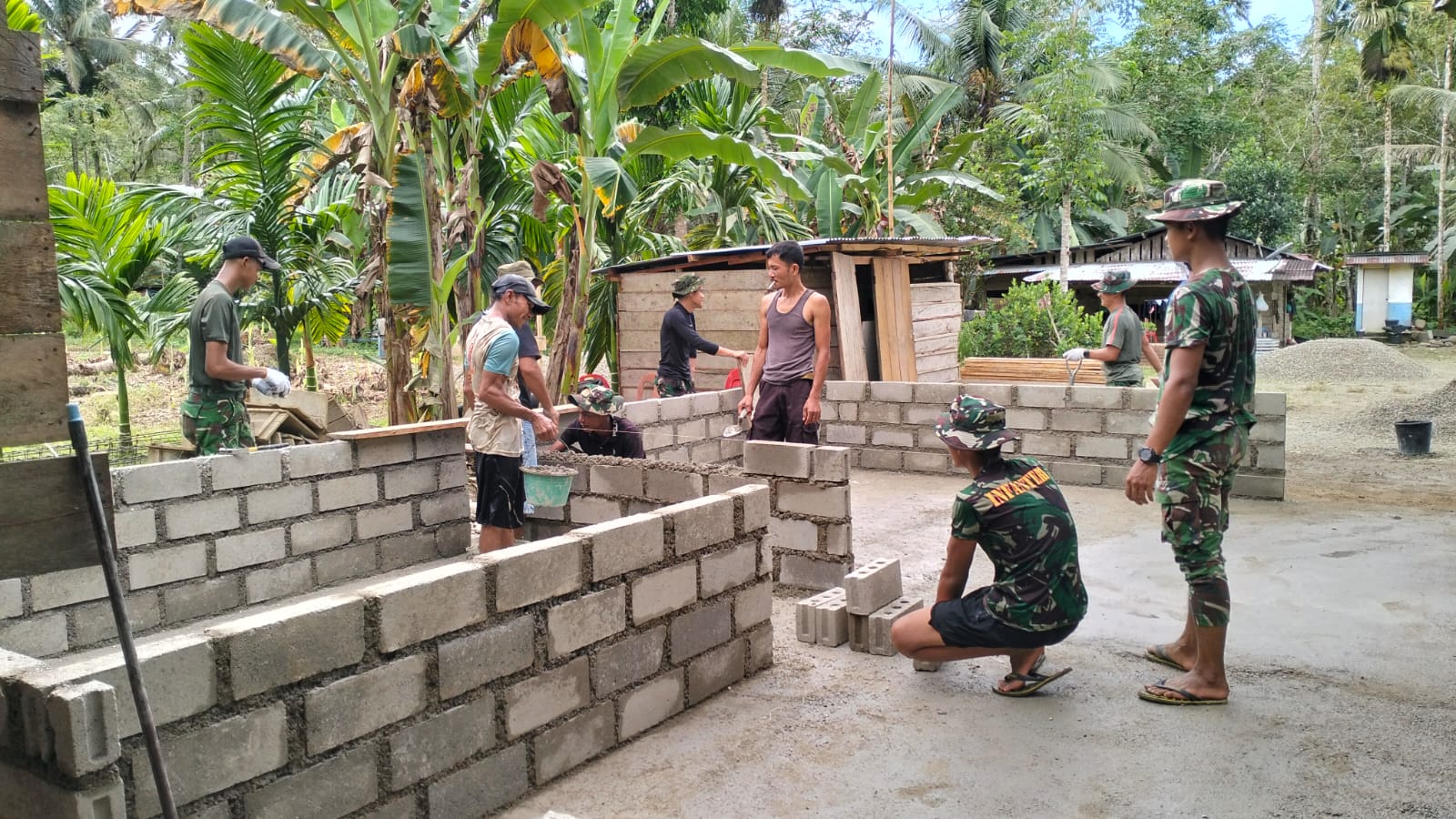 TNI Kebut Pembangunan Rumah Layak Huni di Gunungsitoli Nias, Progres Capai 25 Persen untuk Warga Desa Onozitoli Tabalo