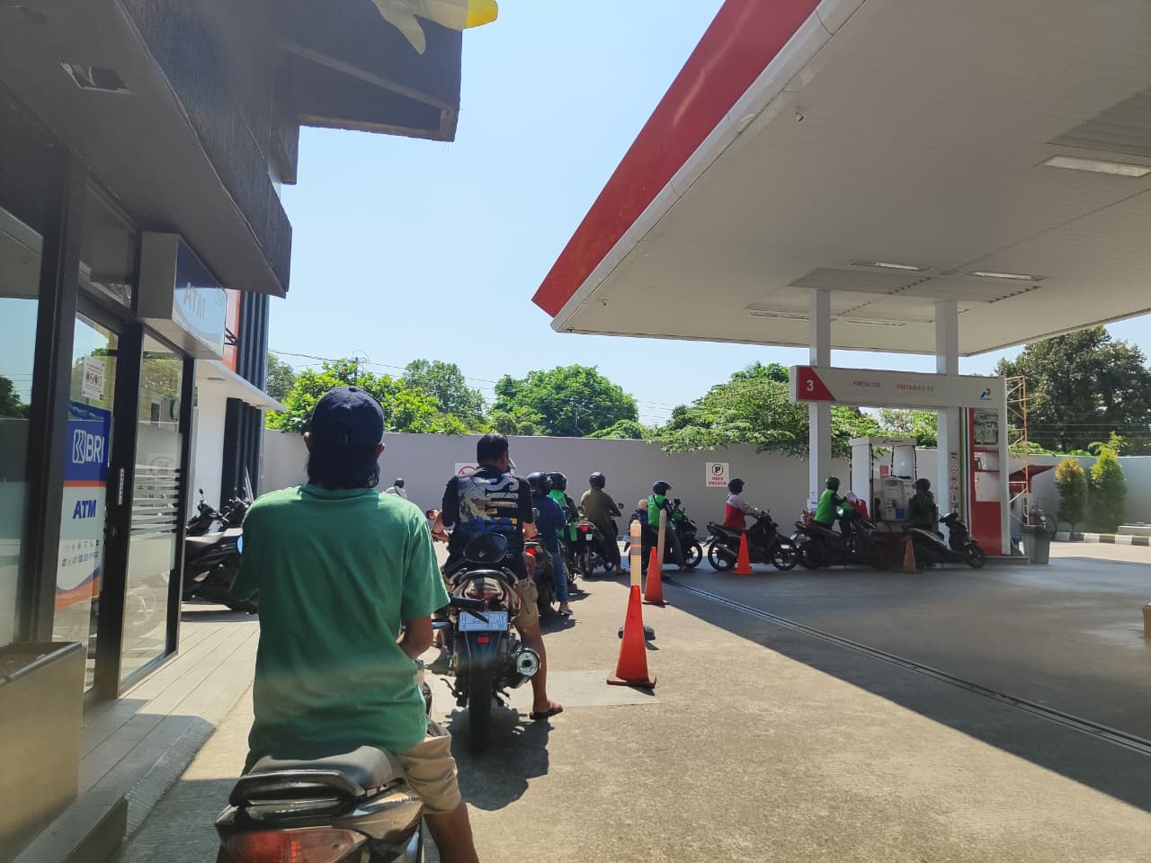 Harga Pertamax Naik Rp 4.000 per Liter, Pekerja Lapangan di Semarang Pangkas Jarak Tempuh Harian