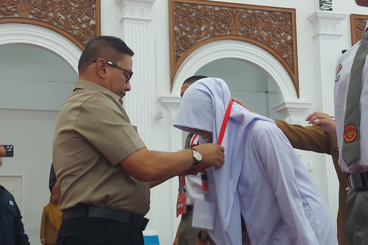54 Calon Paskibraka Bukittinggi Resmi Dikukuhkan, Wali Kota Ramlan Ingatkan Tugas Bersejarah Kibarkan Bendera Pusaka