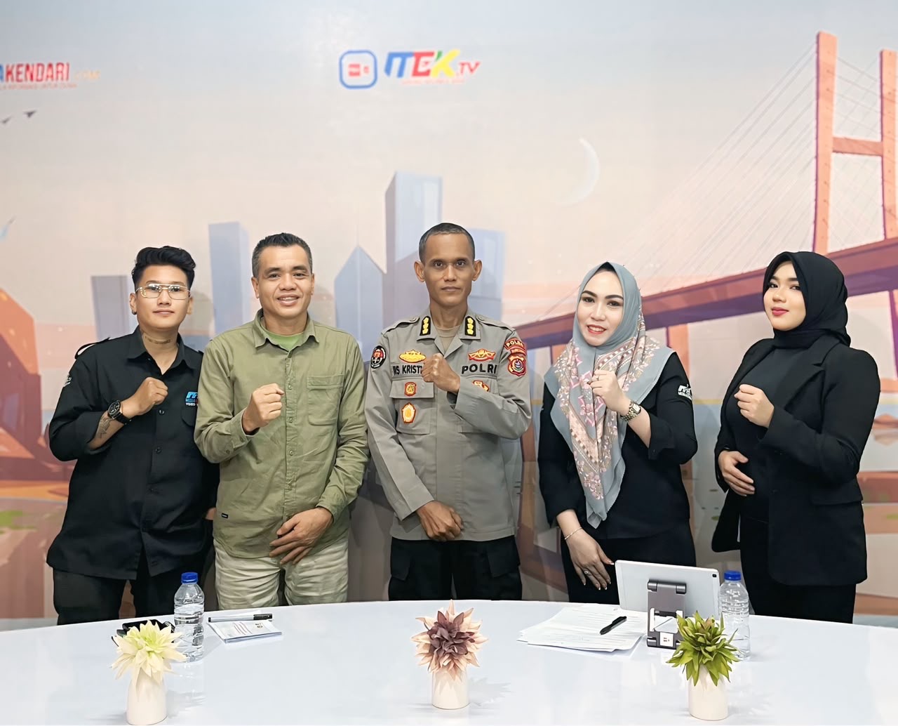 MEK TV Kendari Beri Penghargaan ke Polda Sultra, Apresiasi Dialog Sinergi Polri dan Masyarakat