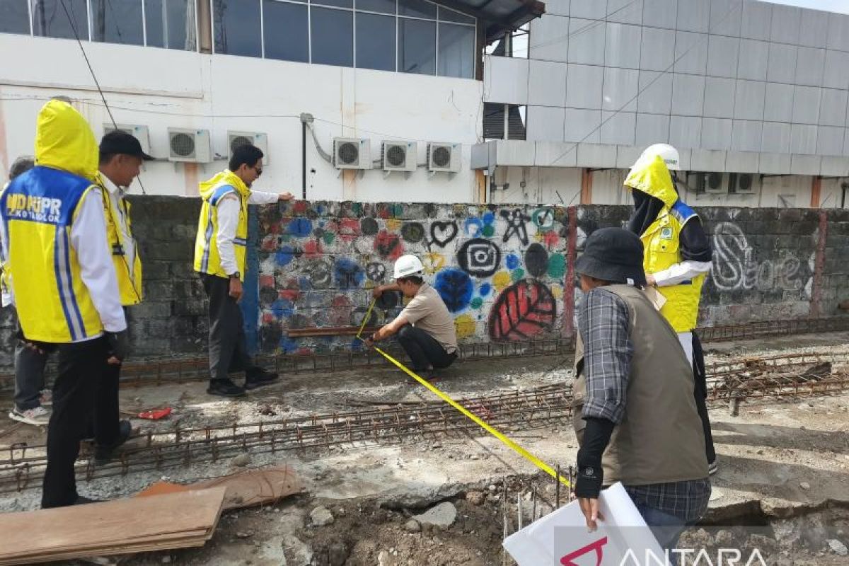 Dinas PUPR Kota Solok Pantau Pembangunan Pasar Kuliner di Jalan Cengkeh, Dorong Aktivitas Usaha Warga