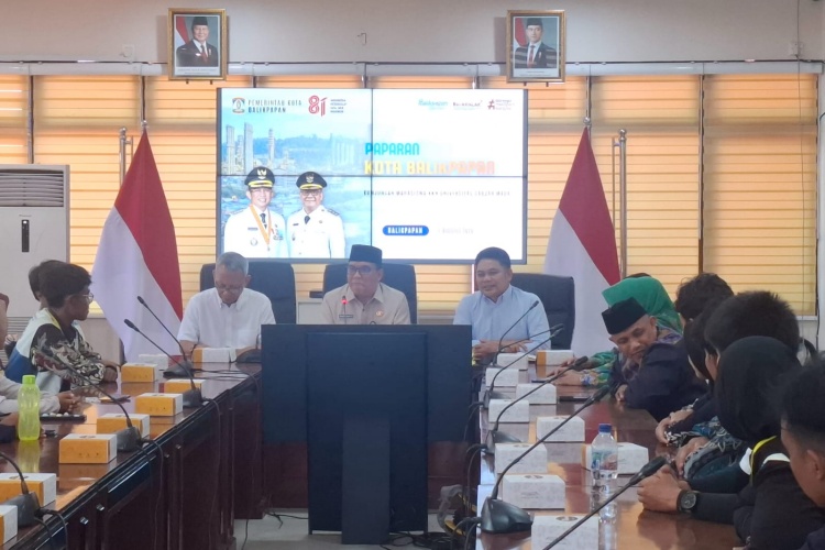 Mahasiswa KKN UGM di Kaltim Didorong Bangun Pemahaman Berbasis Data, Wakil Wali Kota Balikpapan Singgung Peluang Beasiswa S3