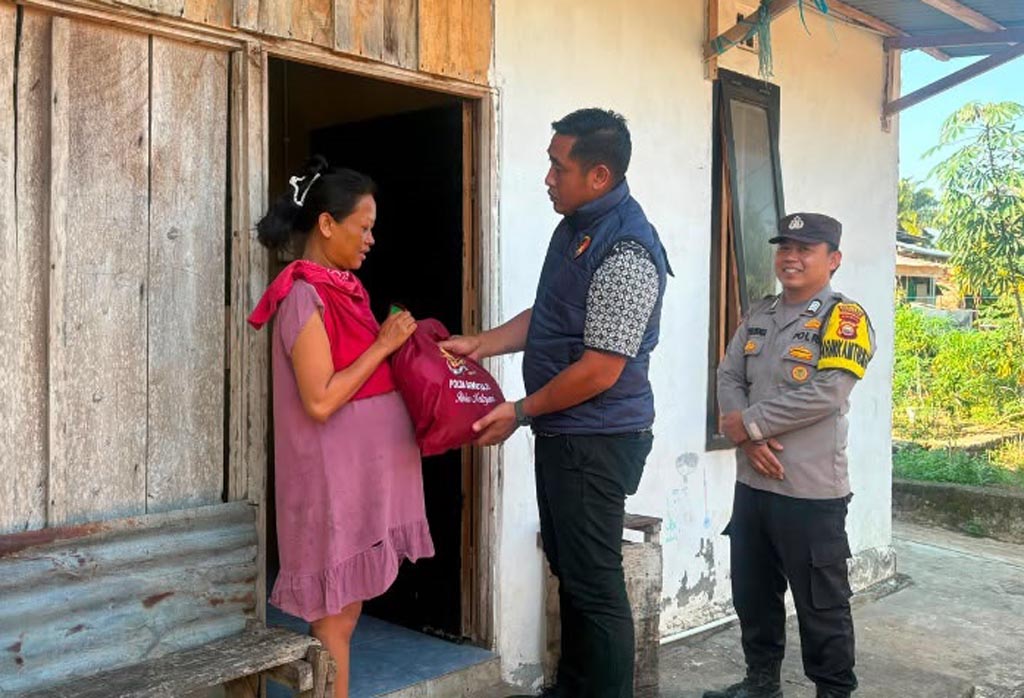 HUT ke-80 Bhayangkara, Ditreskrimsus Polda Bengkulu Bagikan Ratusan Paket Sembako ke Warga Kurang Mampu Lewat Door to Door
