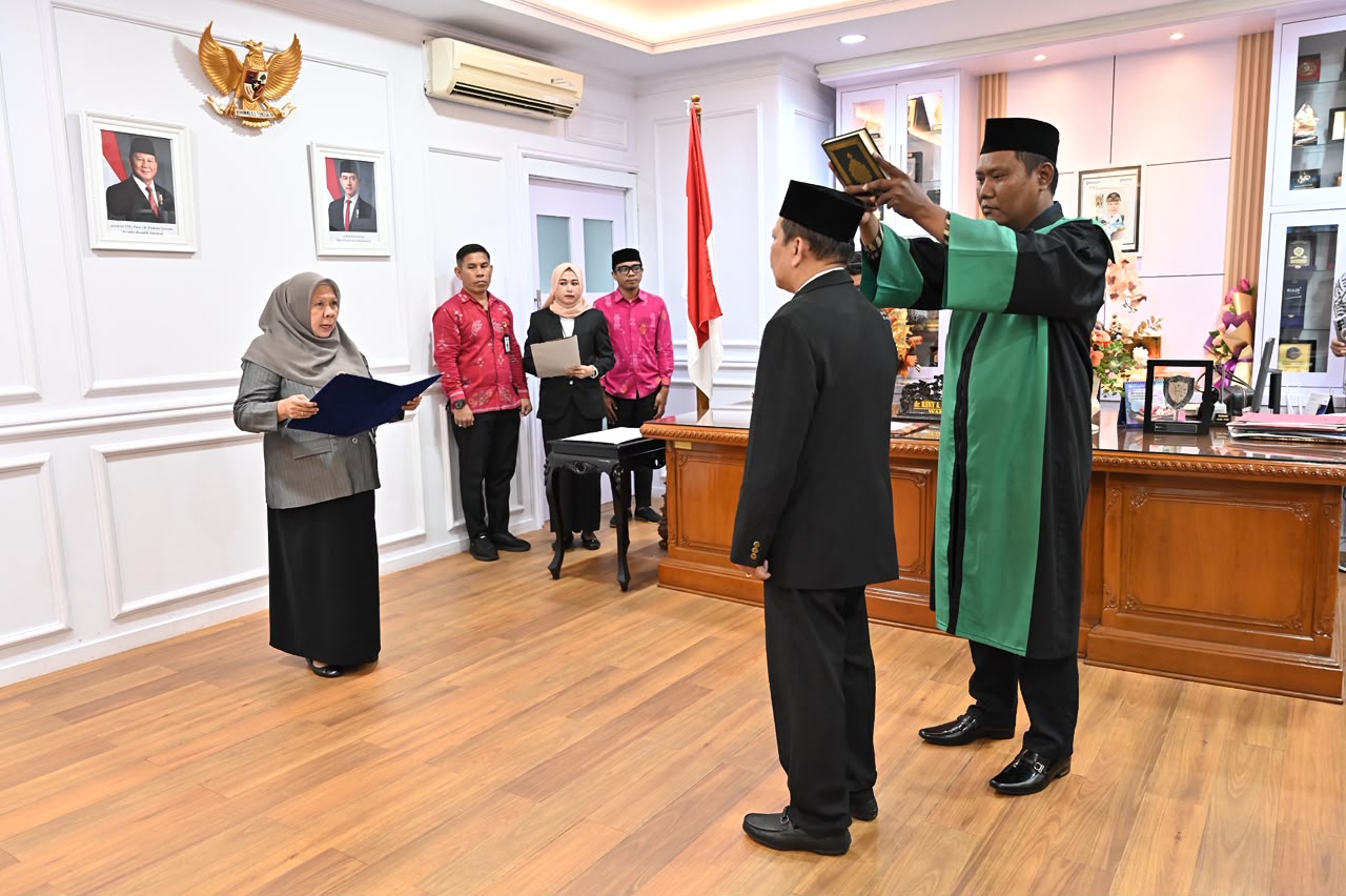 RS Undata Palu Perkuat SDM Kesehatan, Wagub Sulteng Lantik Dokter Ahli Utama dr. Faridnan