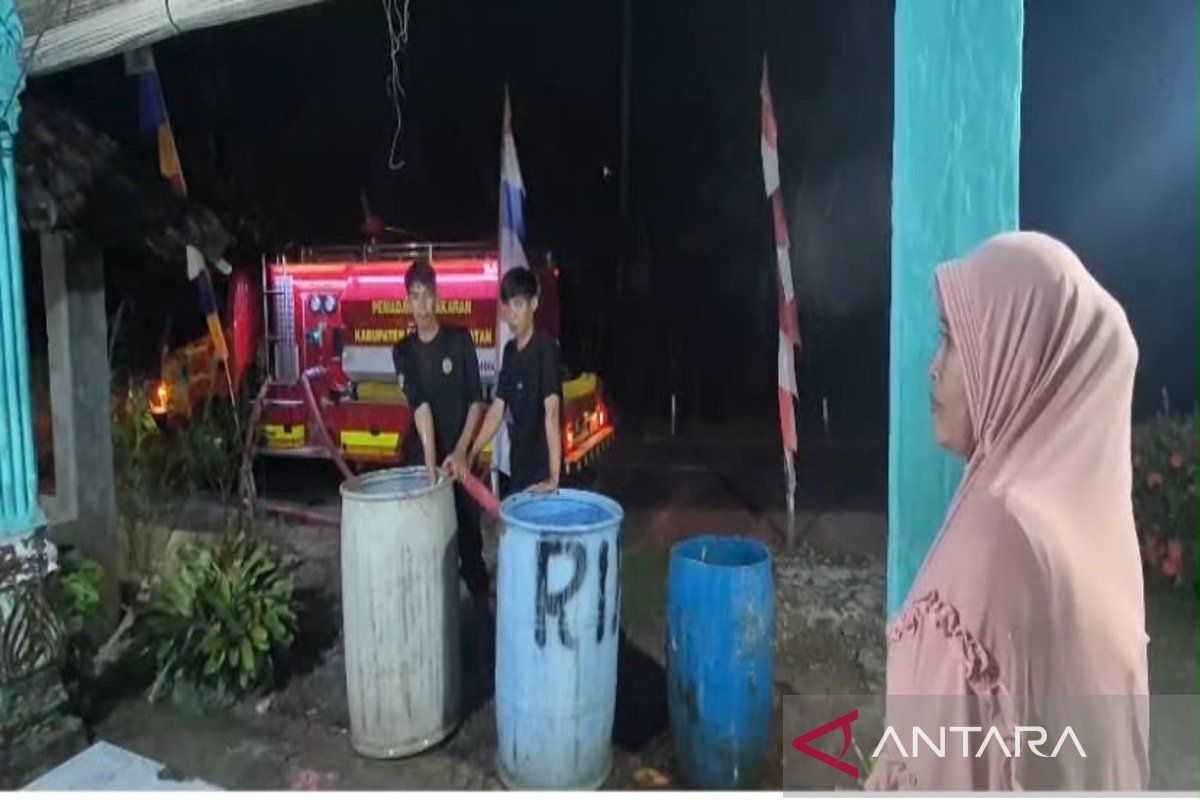 Kekeringan di Lampung Selatan, Pemkab Distribusikan 8.000 Liter Air Bersih ke Dua Desa di Kalianda