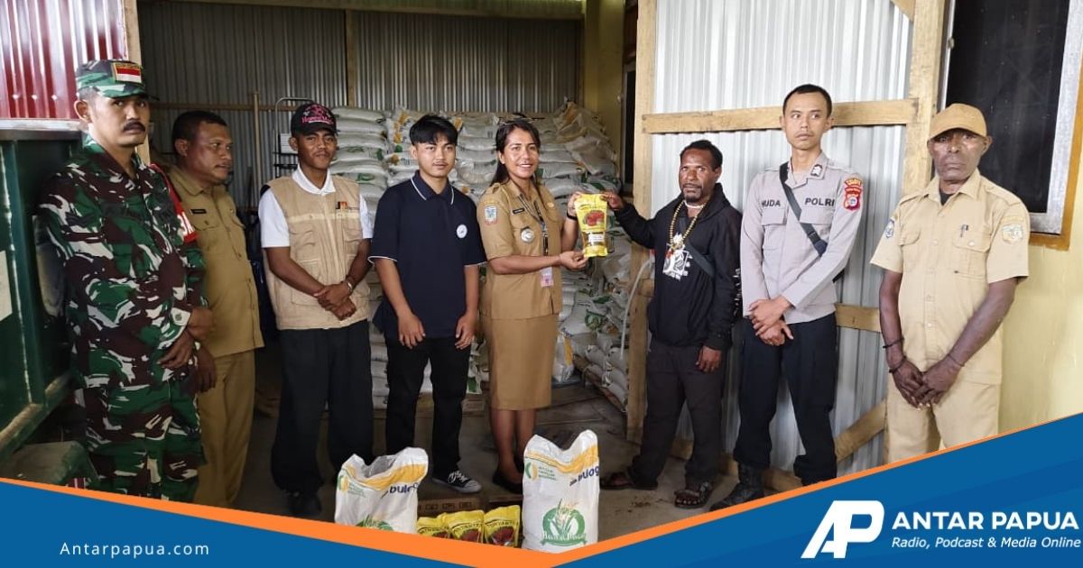 861 Warga Pasar Sentral Mimika Terima Bantuan Beras dan Minyak Goreng, Data Penerima Terus Dimutakhirkan