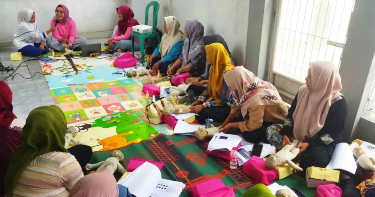 12 Posyandu di Kelurahan Margadana Tegal Dapat Pelatihan Pijat Bayi, Kader Dibekali Teknik Stimulasi Tumbuh Kembang Balita