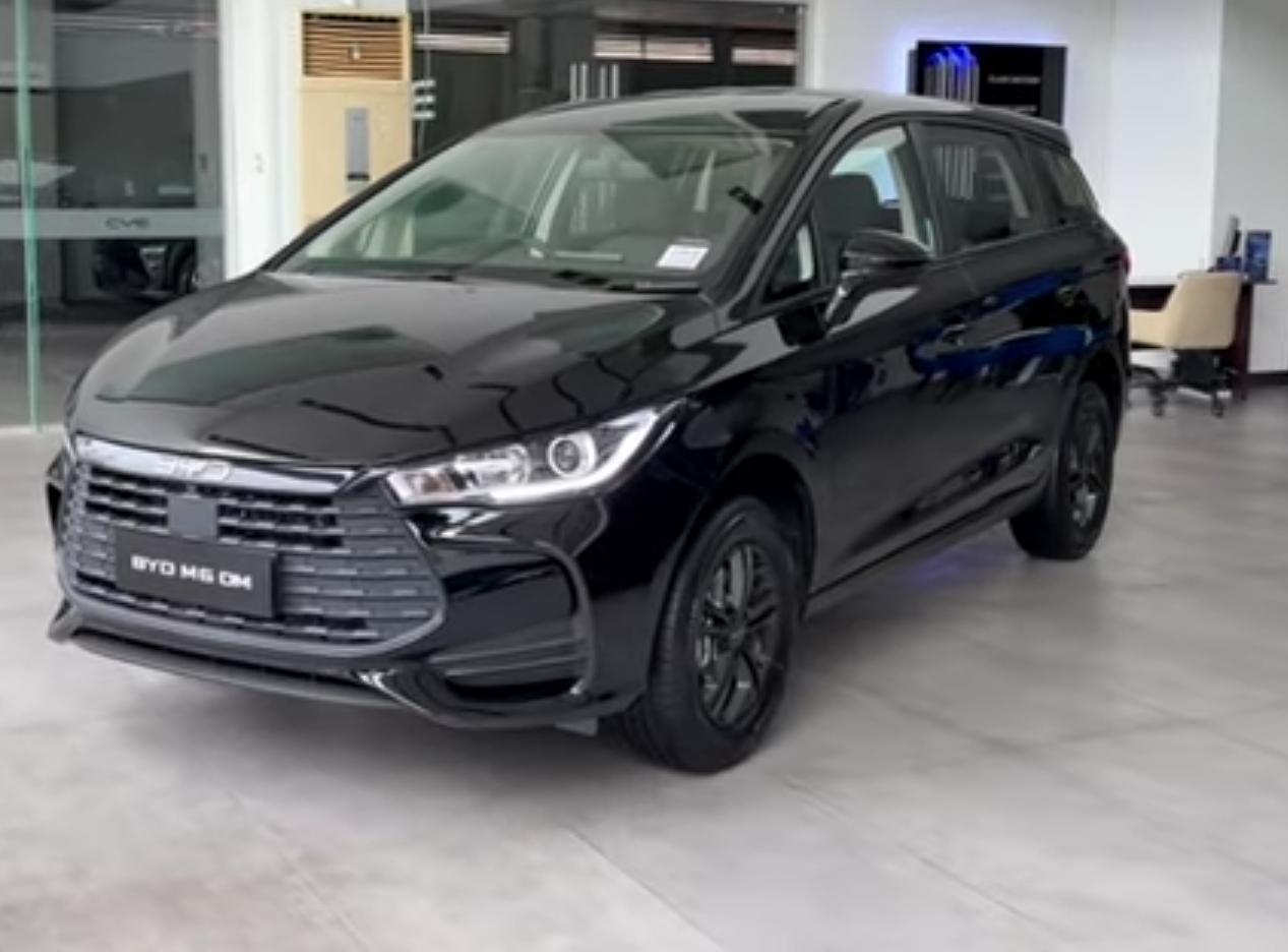 BYD M6 DM Hybrid Resmi Dijual di Indonesia, Jarak Tempuh 1.300 Km Jadi Andalan Keluarga Lampung
