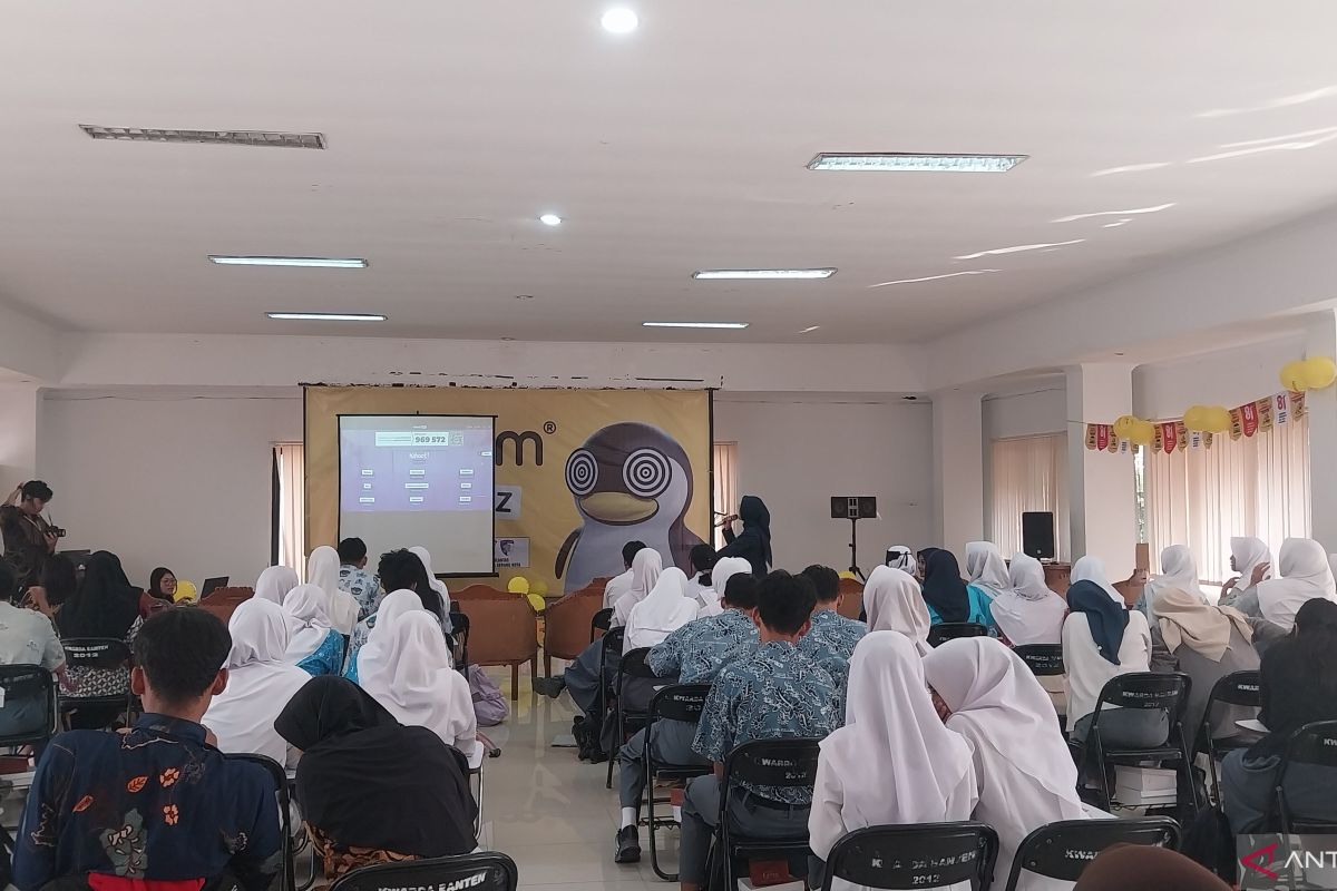 Maxim dan Disdikbud Banten Gelar Cerdas Cermat Bahasa Inggris di Serang, SMA Negeri 6 Keluar sebagai Juara