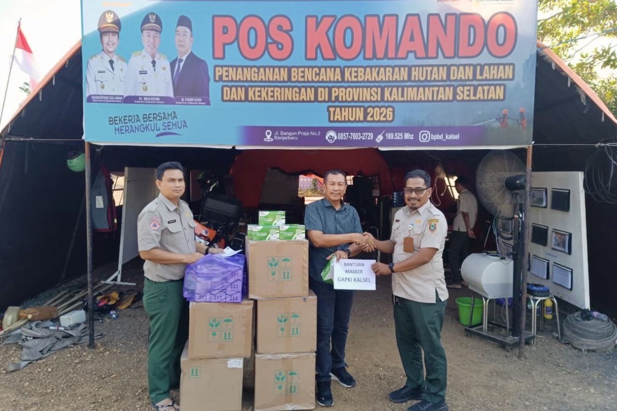 Pemprov Kalsel dan GAPKI Salurkan 20.000 Masker ke Masyarakat, Perkuat Satgas Darat Penanganan Karhutla