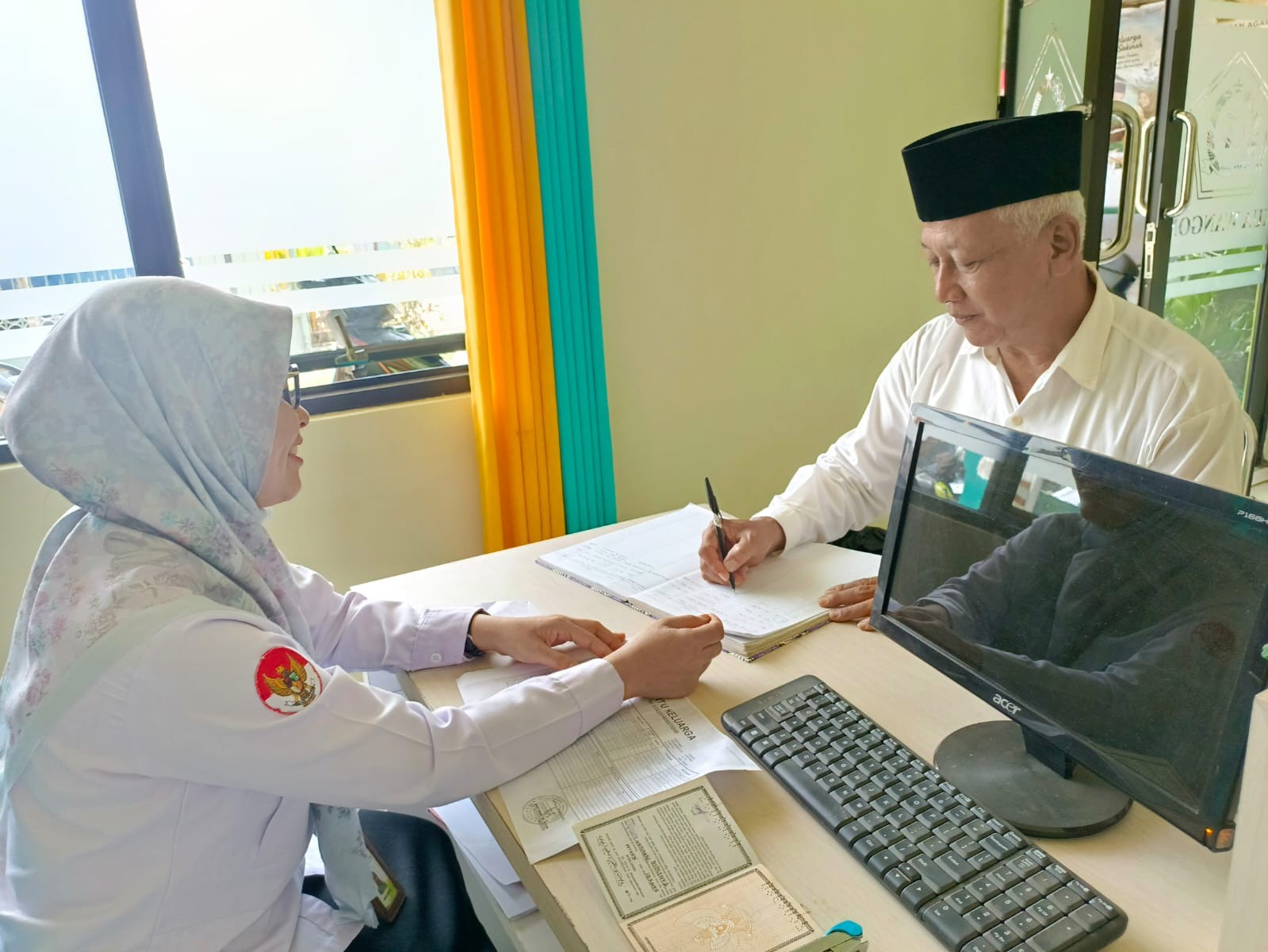 KUA Wangon Banyumas Terbitkan Surat Rekomendasi Nikah untuk Calon Pengantin yang Menikah di Serang Banten