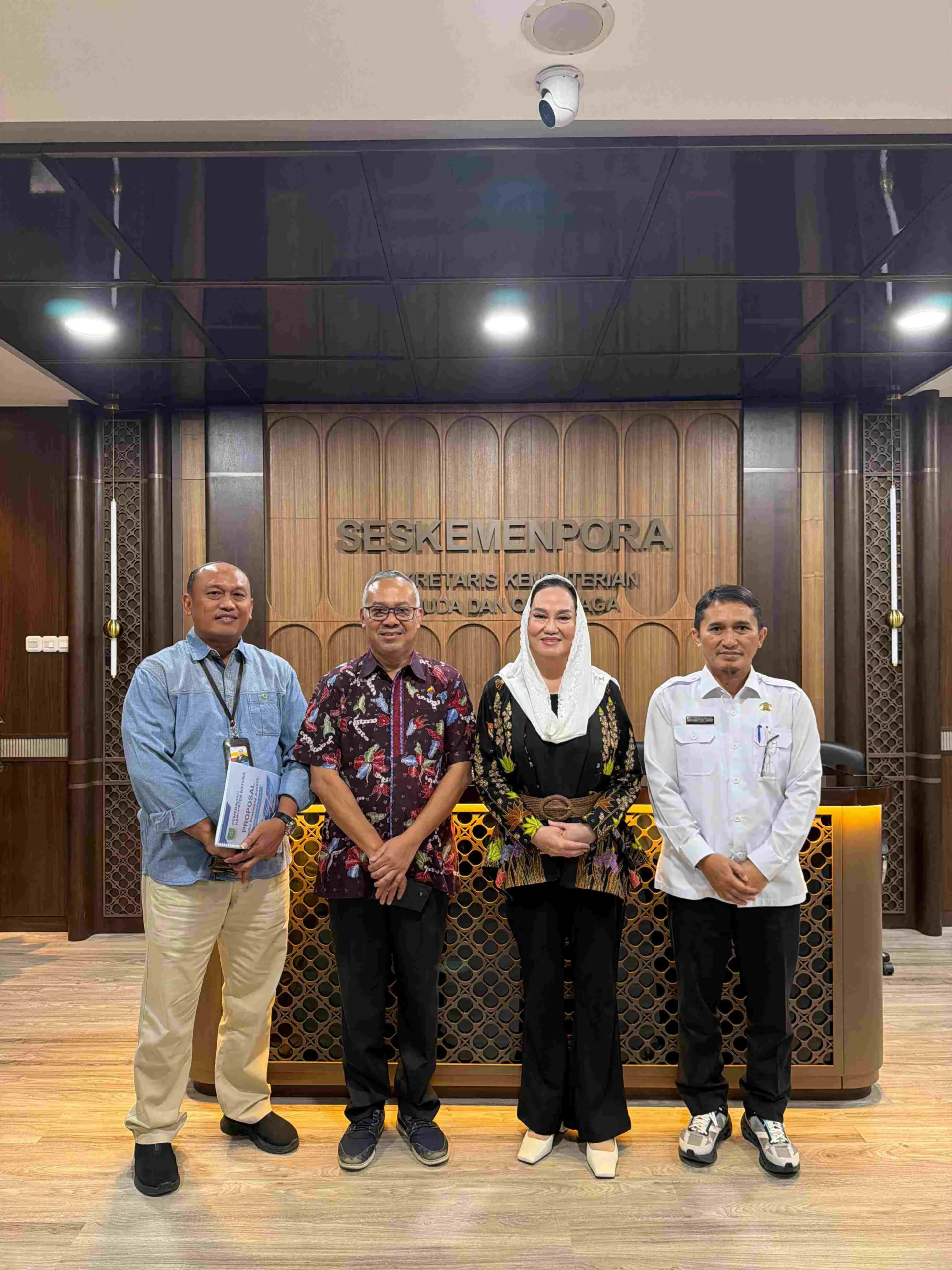 Bupati Natuna Cen Sui Lan Temui Sesmenpora untuk Perjuangkan Fasilitas Akuatik Jelang POPDA Kepri 2028