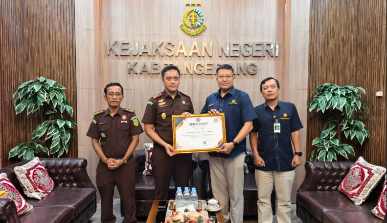 Kejari Kabupaten Tangerang Raih Satuan Kerja Terbaik Pengelolaan Barang Rampasan Negara 2025 dari KPKNL