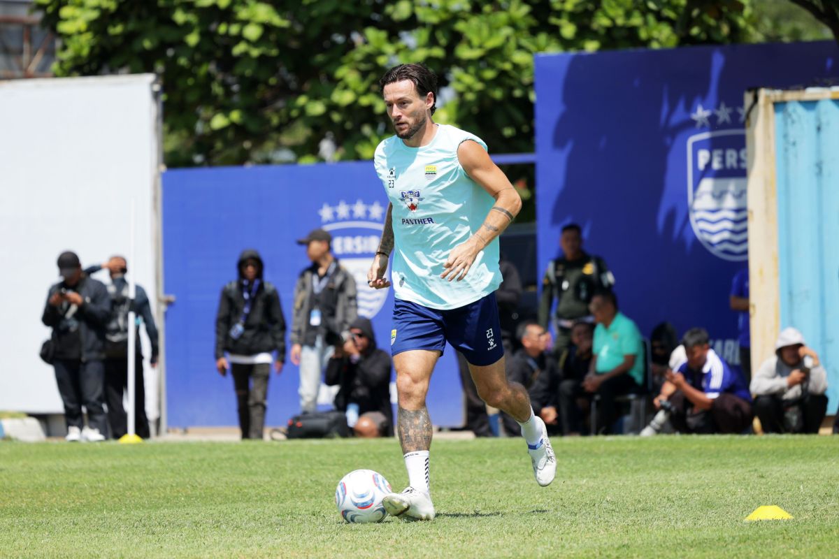 Marc Klok Pastikan Persib Bandung Siap Tempur Hadapi FC Seoul di Stadion Piala Dunia