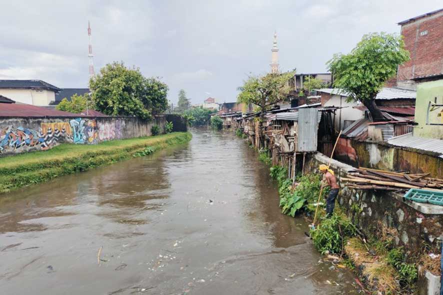 Hujan Lebat Disertai Angin Kencang Landa NTB di Tengah Musim Kemarau, 4 Wilayah Terdampak