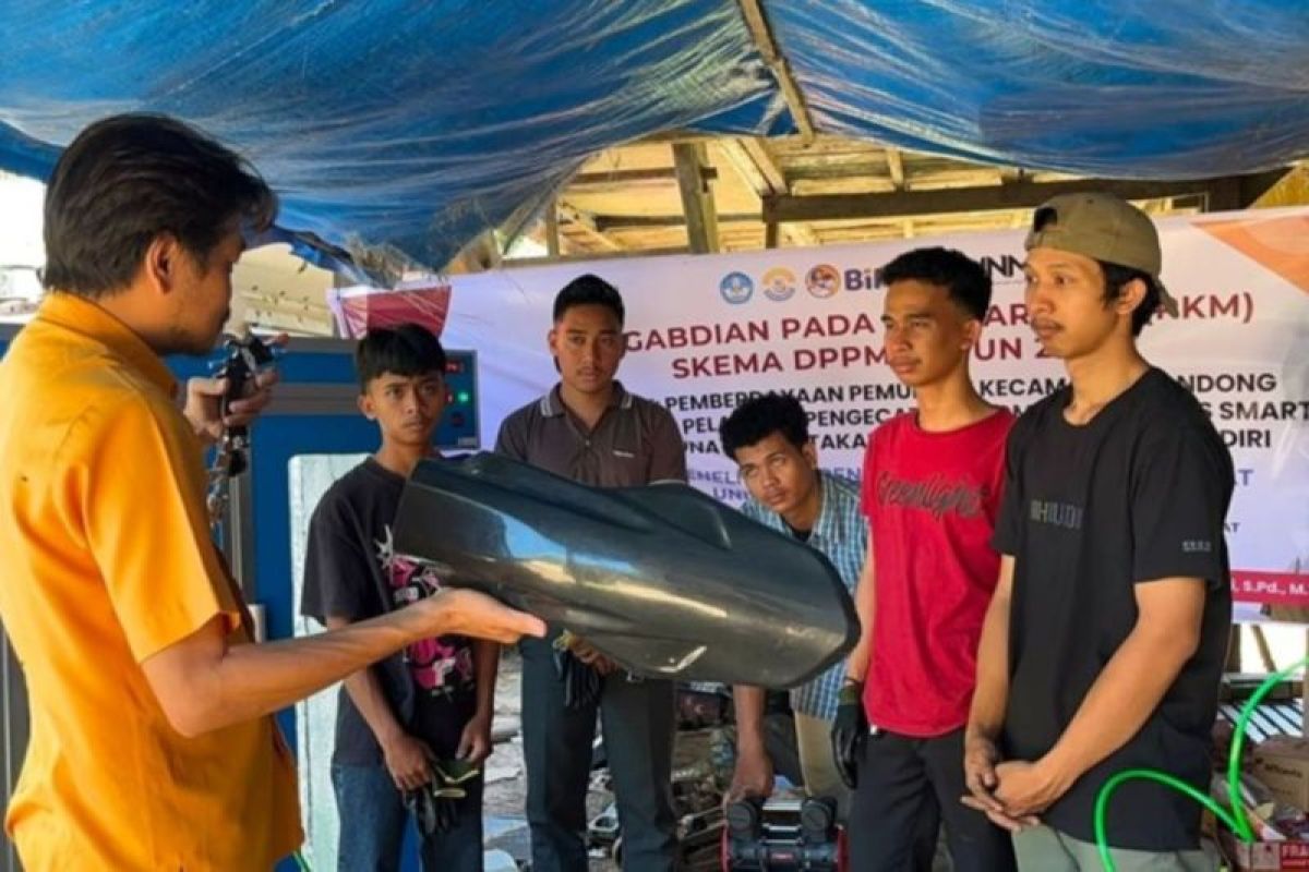 Akademisi UNM Latih 10 Pemuda Pangkep Racik Cat Kendaraan dengan Smart Mini Oven, Kering 85 Persen Lebih Cepat