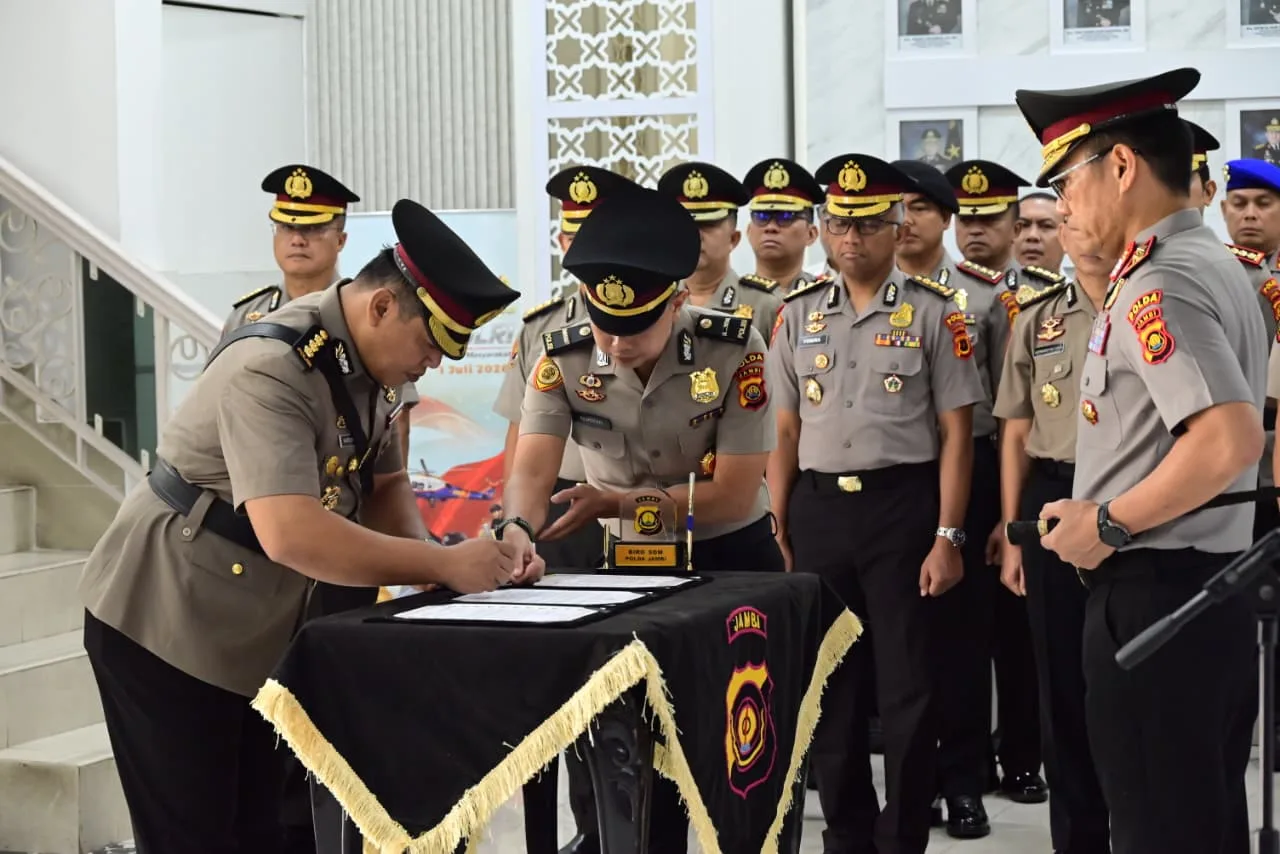 Kapolda Jambi Lantik Kombes Mardiono sebagai Kabidkum, Ingatkan Pendampingan Hukum Harus Berintegritas