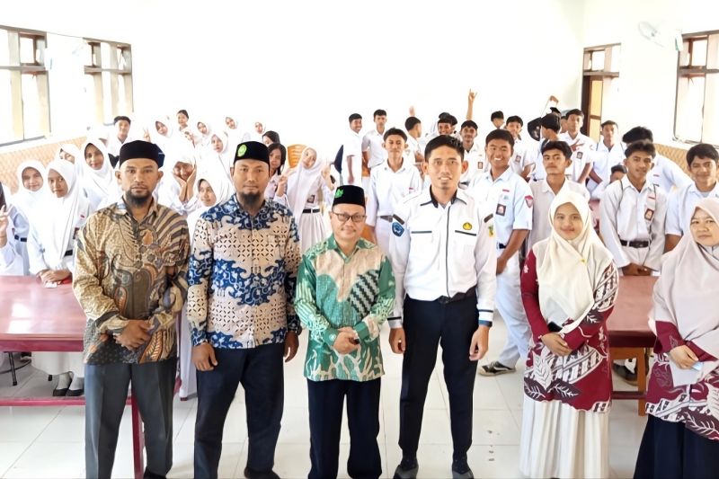 Kemenag Banggai Laut Bekali Pelajar SMAN 2 Banggai Pembinaan Cegah Perkawinan Usia Anak