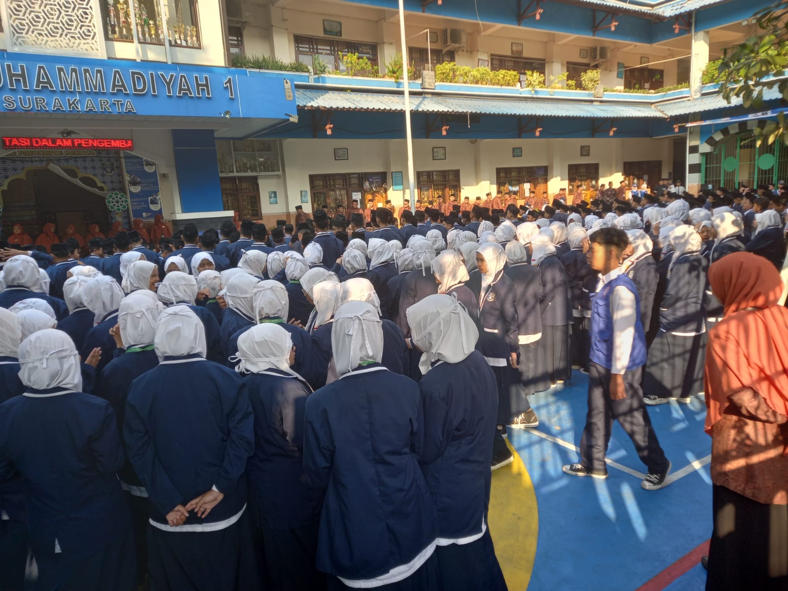 SMP Muhammadiyah I Surakarta Luncurkan Buku TAKTIS di MPLS JELAJAH SIMPON 2026, Jadi Pegangan Karakter Siswa Baru