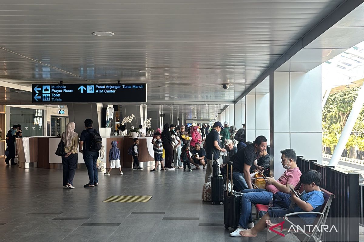 Bandara Husein Sastranegara Bandung Kembali Layani Penerbangan Usai Ditutup Akibat Abu Vulkanik Gunung Anak Krakatau