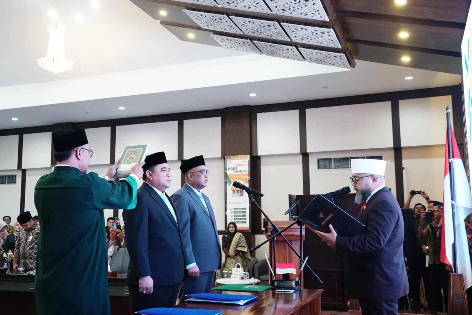 Gubernur Bengkulu Helmi Hasan Lantik Iswahyudi Jadi Dirut Definitif Bank Bengkulu, Gantikan Plt Sejak Setahun Lalu