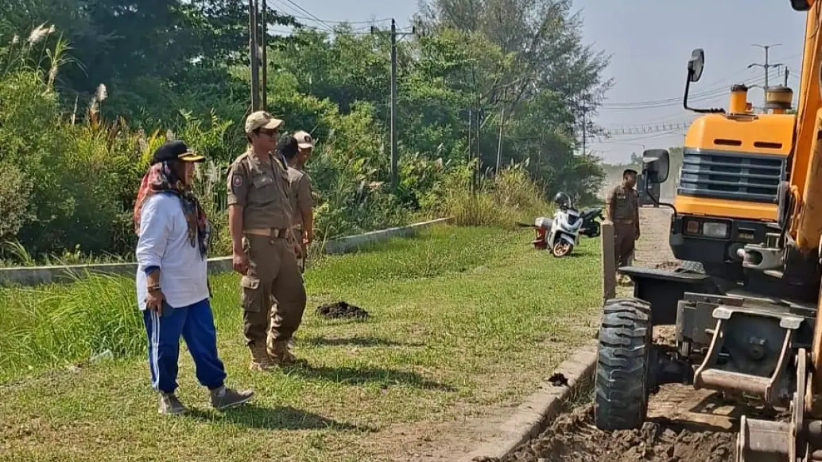 Camat Semarang Utara Rincikan Penanganan Ceceran Tanah di Yos Sudarso, Warga Mulai Melintas Normal