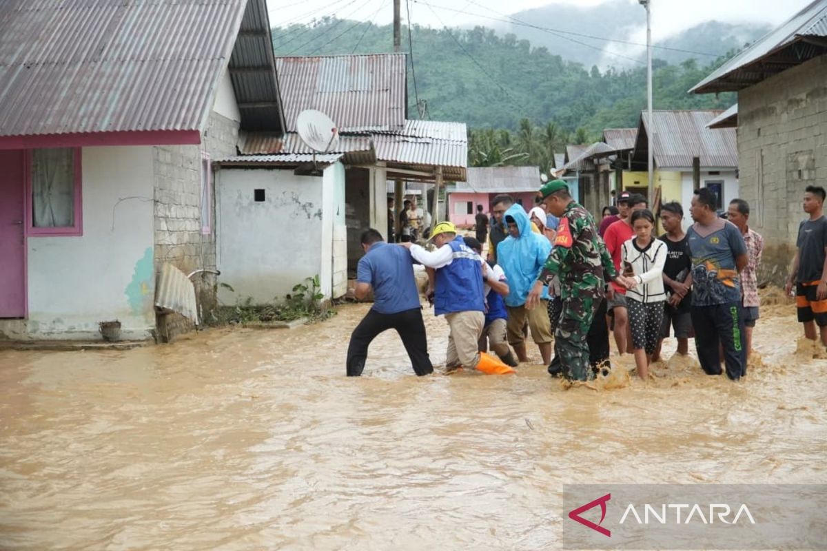 Banjir Bandang Gorontalo Utara: 2.817 Jiwa Terdampak, 826 Rumah Terendam, Dapur Umum Didirikan