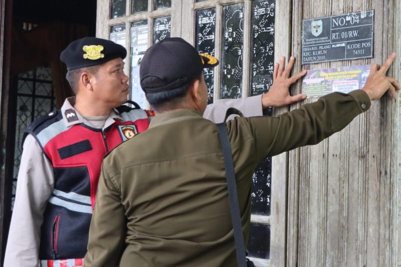 Polres Gunung Mas dan Satpol PP Datangi Penambang Rakyat di DAS Kahayan, Edukasi soal Abrasi dan Aturan Tambang