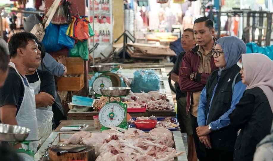 Harga Cabai dan Bawang di Pasar Bintan Center Tanjungpinang Mulai Merangkak Naik Jelang Iduladha, Stok Dipastikan Aman