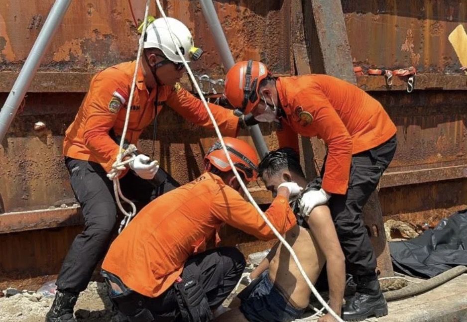 Tiga Awak Tongkang Tewas Keracunan Gas Saat Perbaikan Kapal di Pinggir Sungai Batanghari, Muaro Jambi