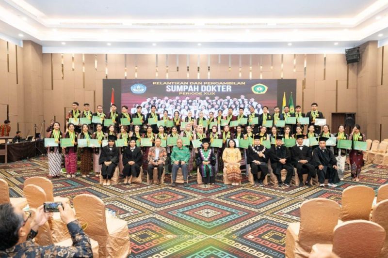45 Dokter Baru Undana Dilantik di Kupang, Siap Ditempatkan di Fasilitas Kesehatan Pelosok NTT