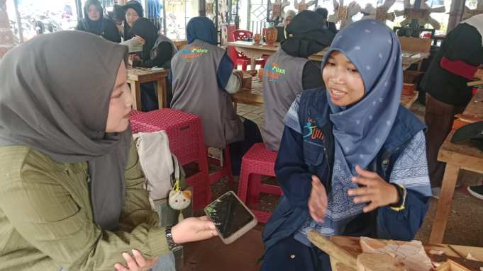 9 Siswa Sekolah Alam Sukabumi Belajar Seni Ukir Langsung di Jepara, Biaya Perjalanan Dikumpulkan Sendiri Lewat Jualan