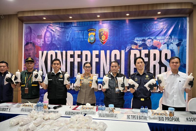 Polda Kepri Gagalkan Penyelundupan 122.445 Benih Lobster di Batam, Kerugian Negara Capai Rp10 Miliar