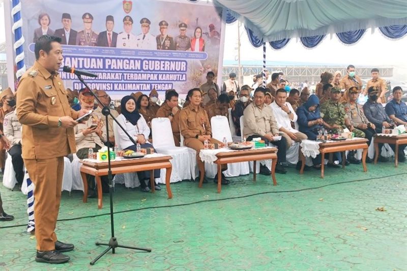 Pemprov Kalteng Serahkan Bantuan Pangan Karhutla dan Kartu Huma Betang Sejahtera di Barito Utara