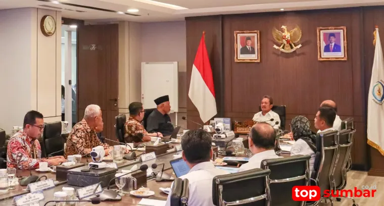 Gubernur Sumbar Mahyeldi Temui Menteri Trenggono di Jakarta, Empat Program Strategis untuk Nelayan Diajukan ke KKP
