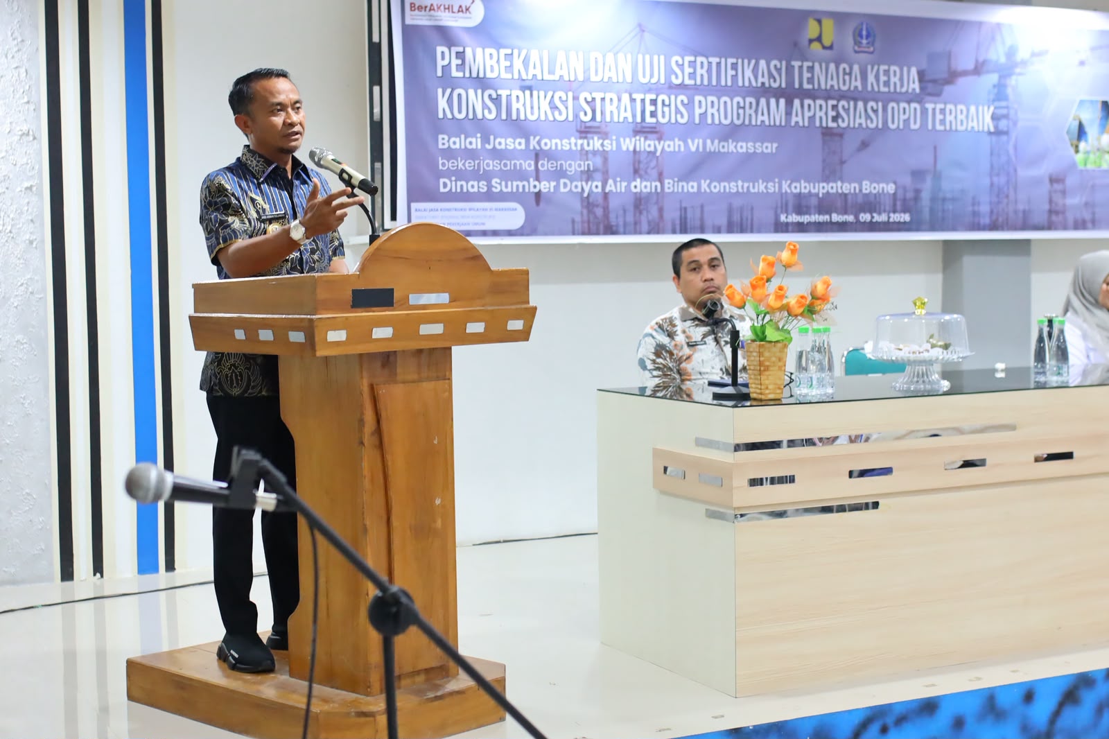 Bupati Bone Buka Sertifikasi Tenaga Konstruksi, Targetkan Jalan 100 Km per Tahun Tembus 300 Km