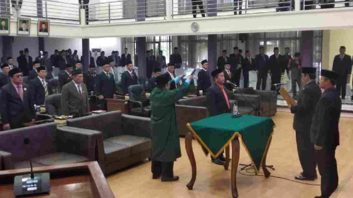 DPRD Ciamis Resmi Lantik Ibnu Abdillah Hammam Fauzi Gantikan Dede Herli yang Wafat, Ini Tugas Barunya di Komisi D