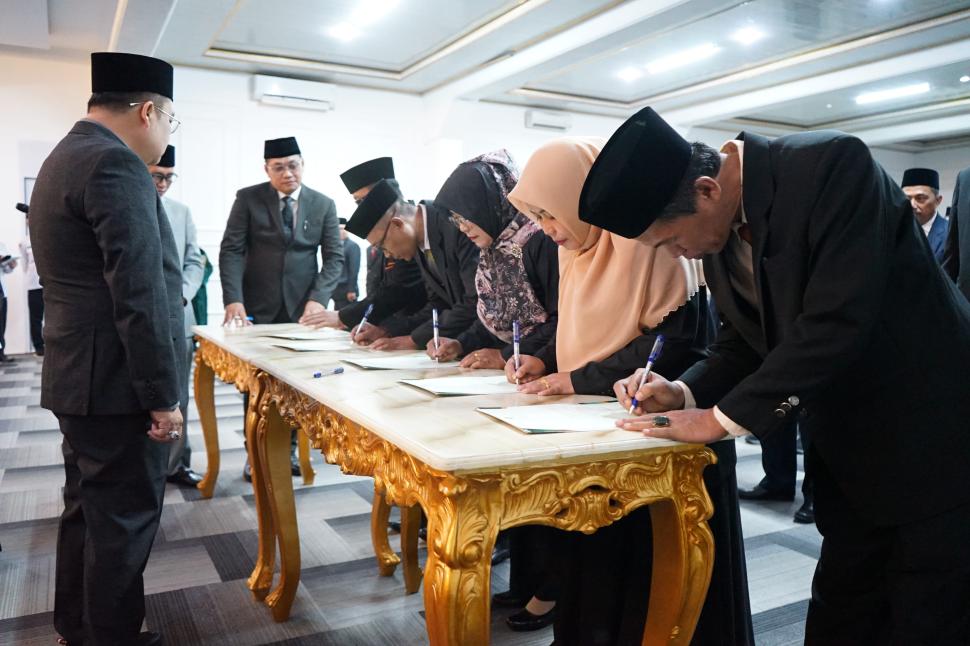 Kakanwil Kemenag Lampung Lantik 55 Kepala Madrasah, MIN 3 Lampung Timur Resmi Dipimpin Eka Wiyati
