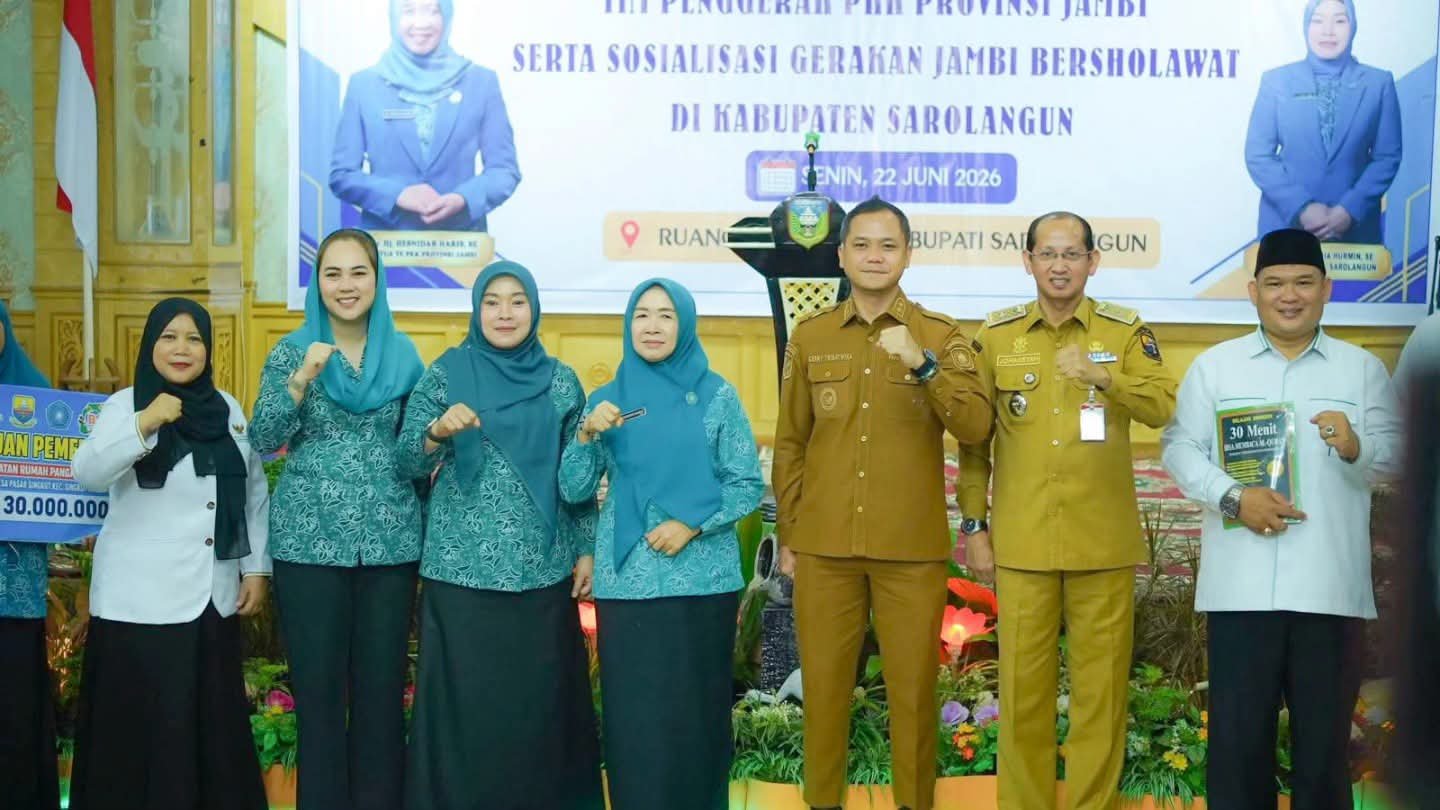 Ketua TP PKK Provinsi Jambi Ajak Warga Kerinci Jadikan Sholawat Energi Positif untuk Pendidikan Anak di Era Digital