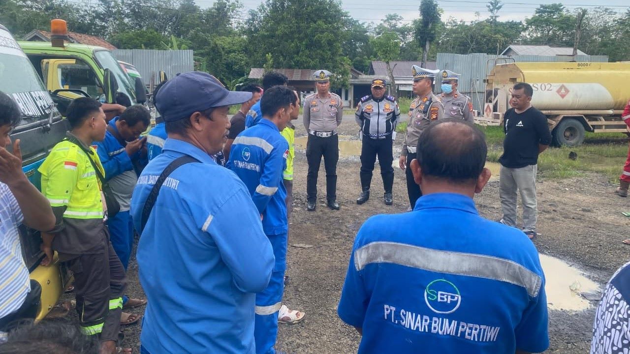 Polres Musi Rawas Lakukan Ramp Check Truk Tangki PT SRMD Pasca Kecelakaan Maut 18 Tewas di Muratara