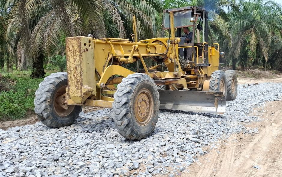 Gotong Royong Perbaiki 2 Kilometer Jalan Rusak Menuju Muara Bahar, Kolaborasi Pemkab Muba, Perusahaan, dan Warga