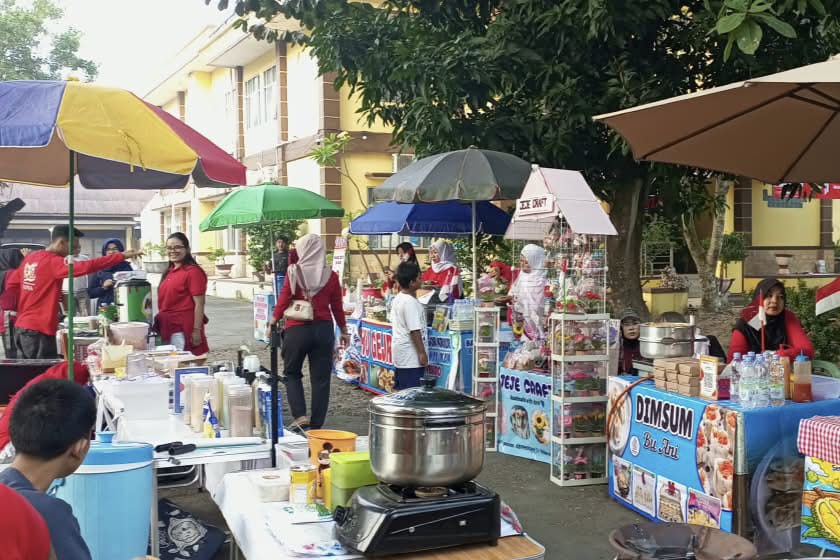 Pedagang UMKM Kota Metro Protes Tiga Kali Dipindah Lokasi Jualan, Omzet Anjlok dan Pelanggan Hilang
