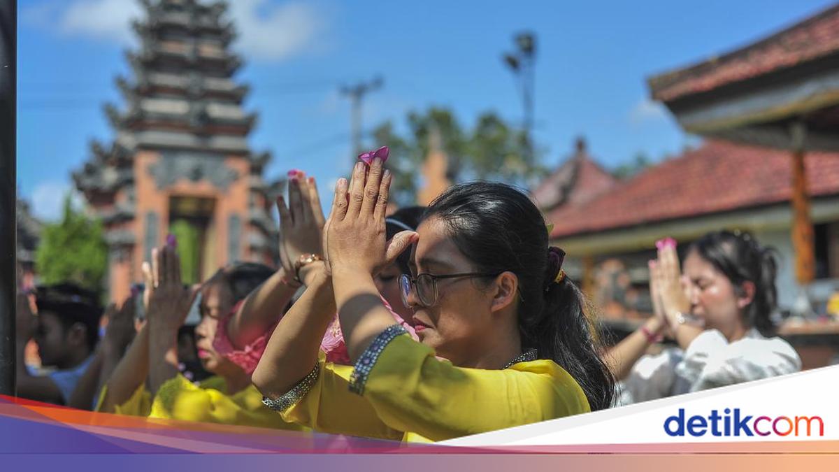 Umat Hindu di Jambi Rayakan Hari Raya Kuningan di Pura Jambi, Puncak Rangkaian Galungan yang Penuh Makna