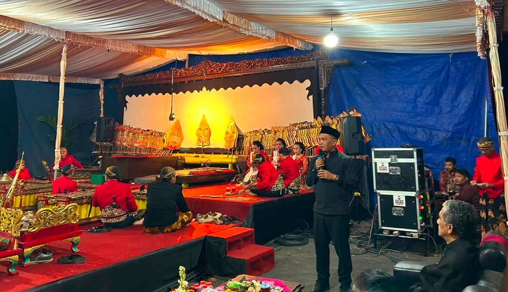 Ketua DPRD Jateng Sumanto Gelar Wayang Kulit Semalam Suntuk di Karanganyar, Target Gen Z Pahami Filosofi Tokoh