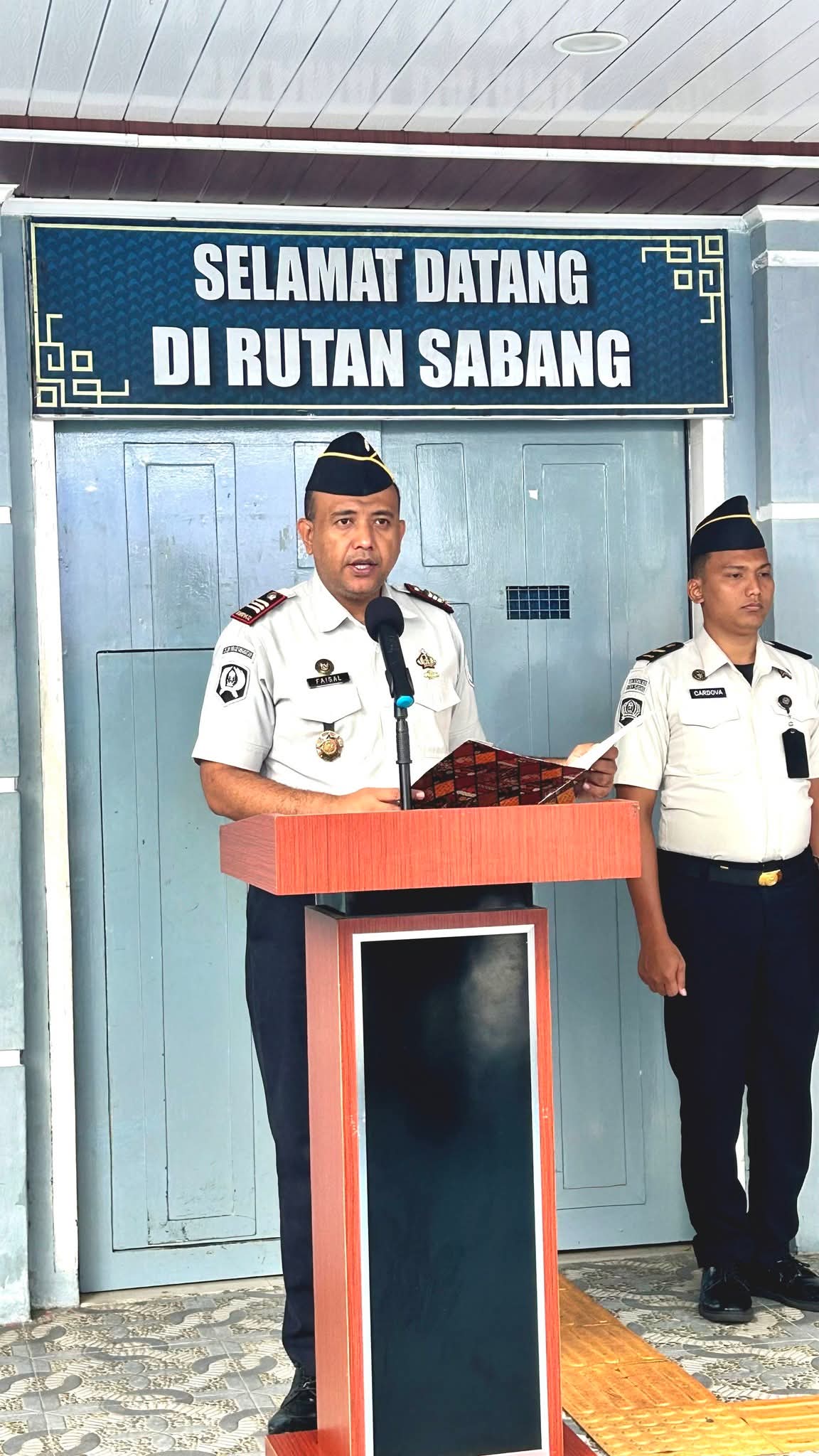 Rutan Sabang Gelar Upacara Harkitnas ke-118, Kepala Rutan Bertindak Sebagai Inspektur Upacara