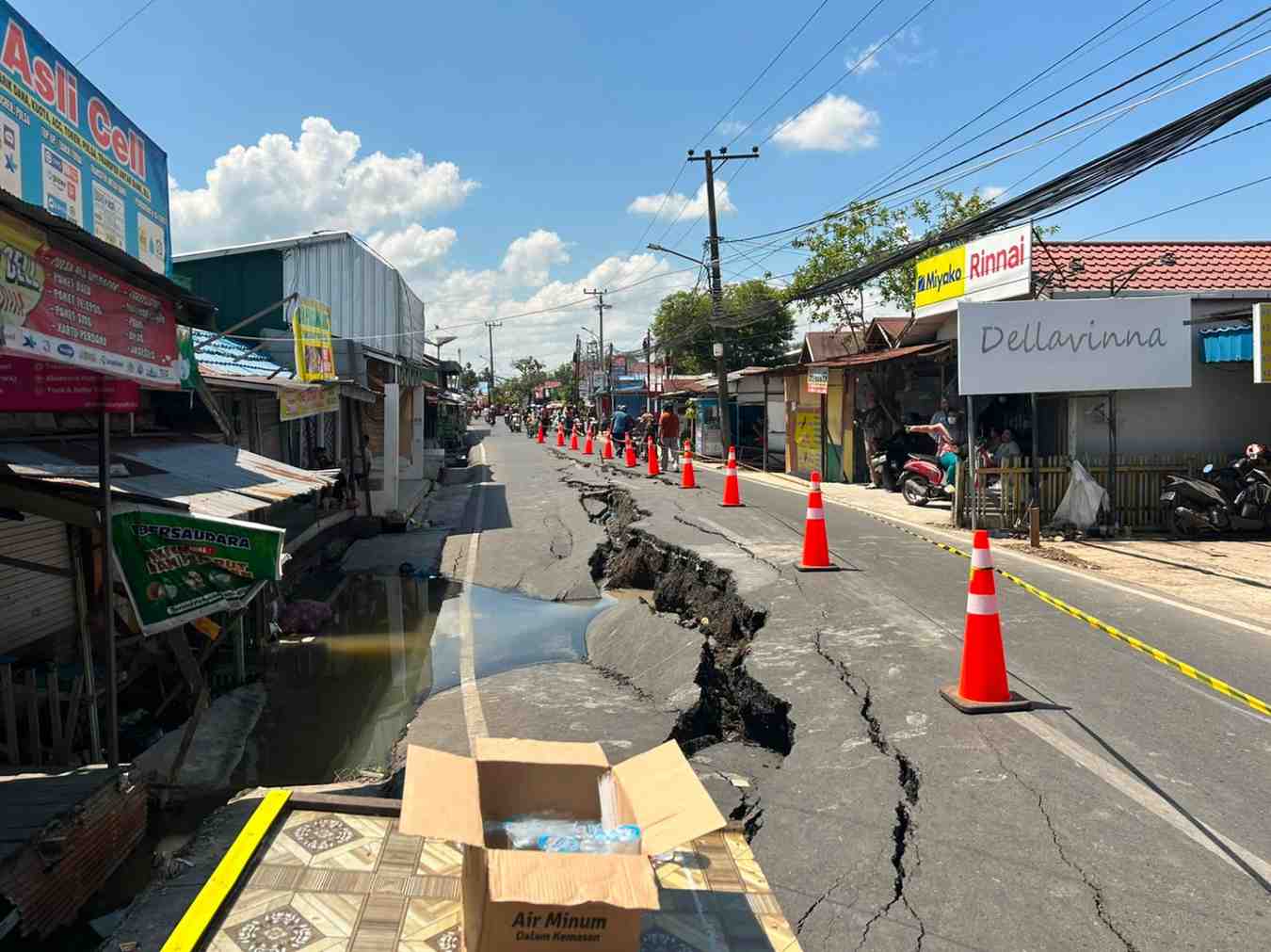 Jalan Veteran Banjarmasin Ambles Sepanjang 50 Meter, Rumah dan Kios Warga Terancam Ambruk