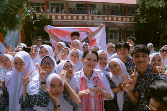 Gubernur Maluku Utara Sherly Laos Ajak Orang Tua Antar Anak di Hari Pertama Sekolah, ASN Dapat Izin Khusus