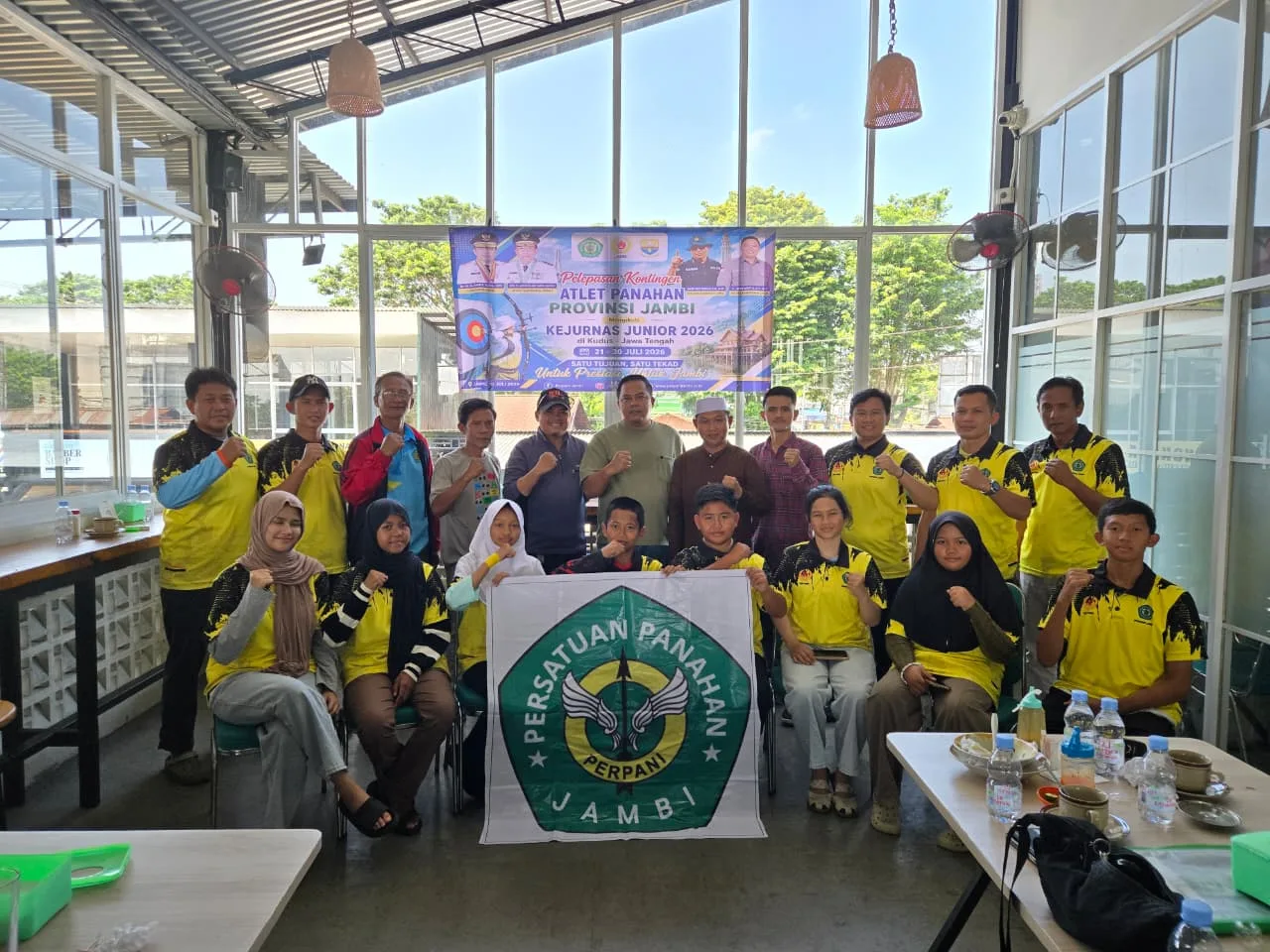 7 Atlet Panahan Jambi Dilepas ke Milk Archery Challenge Junior 2026 di Kudus, Target Bawa Pulang Medali