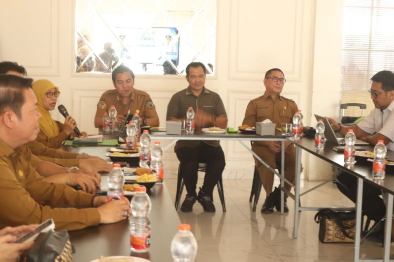 Pemkab Pulang Pisau Serahkan Pengelolaan BPJS Ketenagakerjaan Pekerja Desa ke Pemerintah Desa