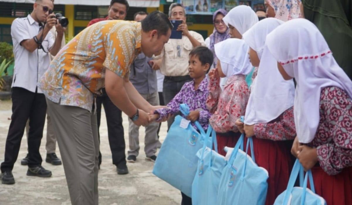 Bupati Merangin M. Syukur Siap Mutasi Massal Guru PNS yang Menolak Tugas ke Daerah Terpencil, Rotasi Kepala Sekolah Dua Periode Juga Digulirkan